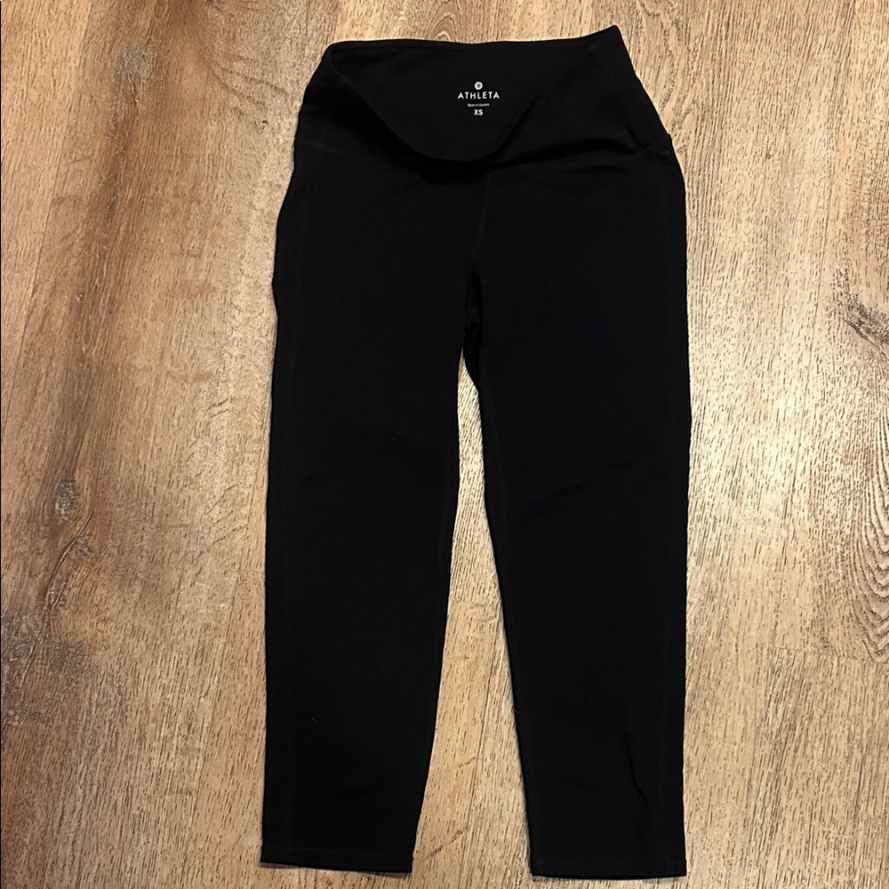 Athleta Women’s XS  Black Cropped Leggings